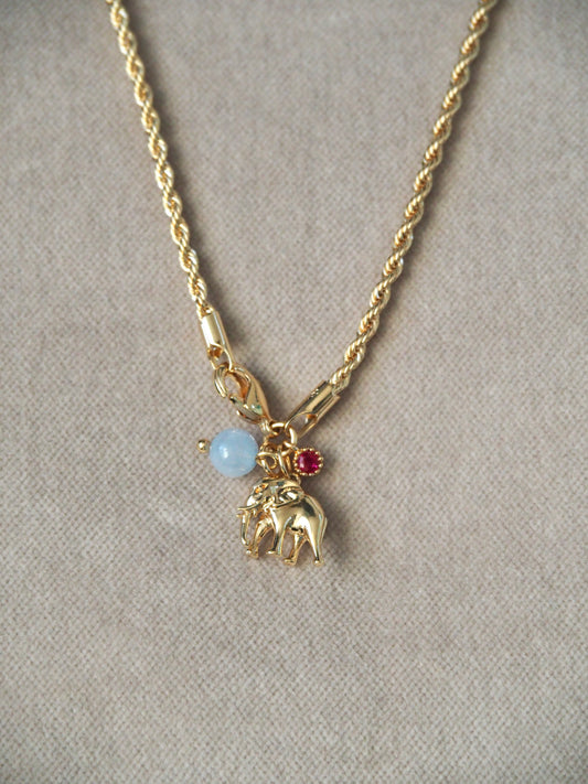 Collier breloque éléphant élégant discret chaine torsadé corde