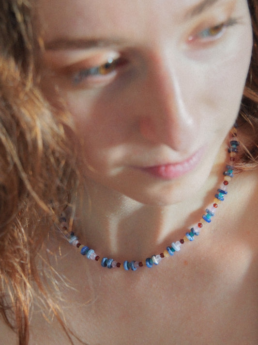 Collier Loïe | Ras de cou fin et délicat en mélange de pierres naturelles