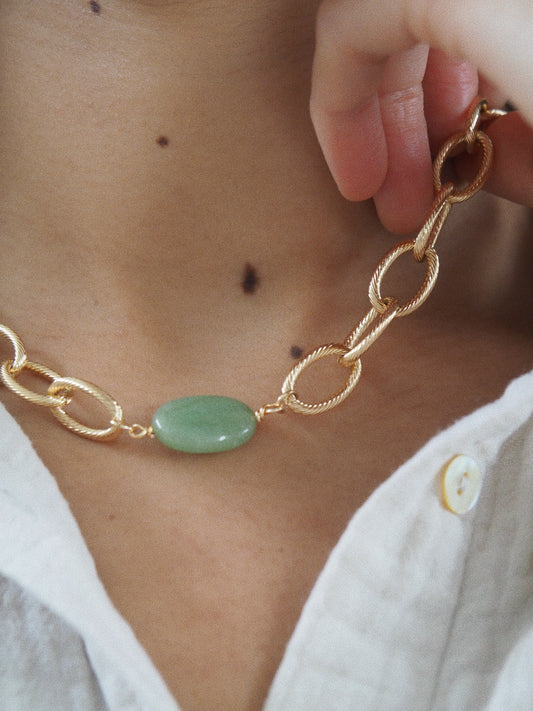 collier grosse chaine chunky plaqué or et perle verte semi précieuse aventurine