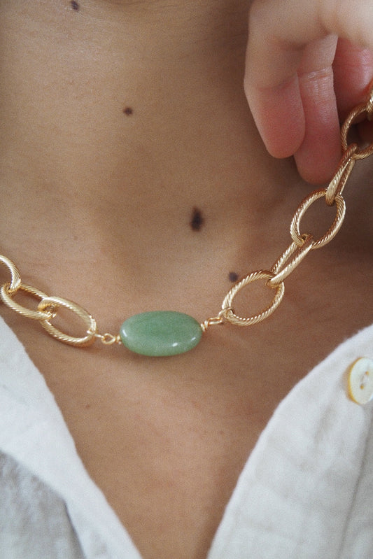 collier grosse chaine chunky plaqué or et perle verte semi précieuse aventurine