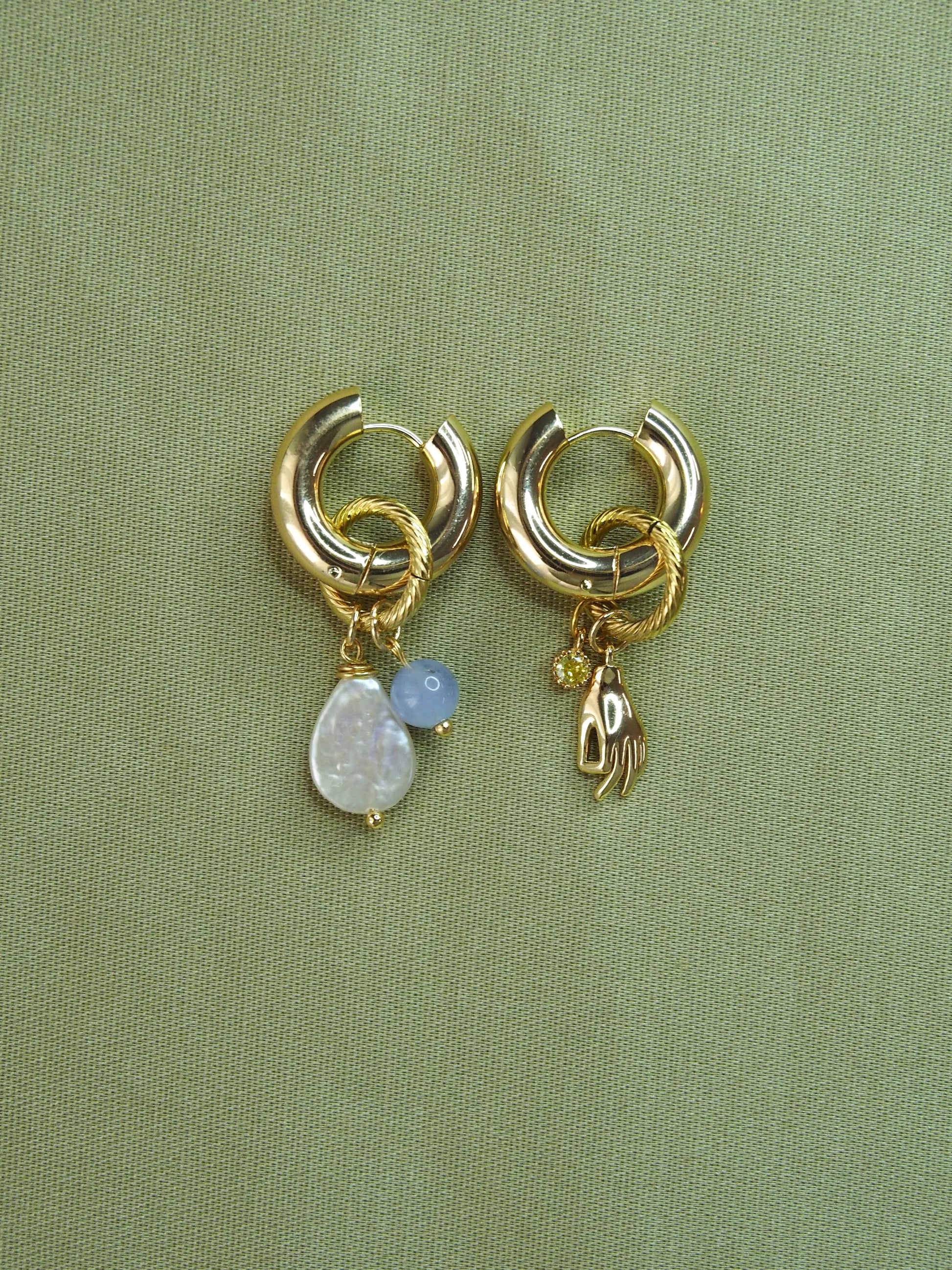 boucles d'oreilles créoles originale et unique