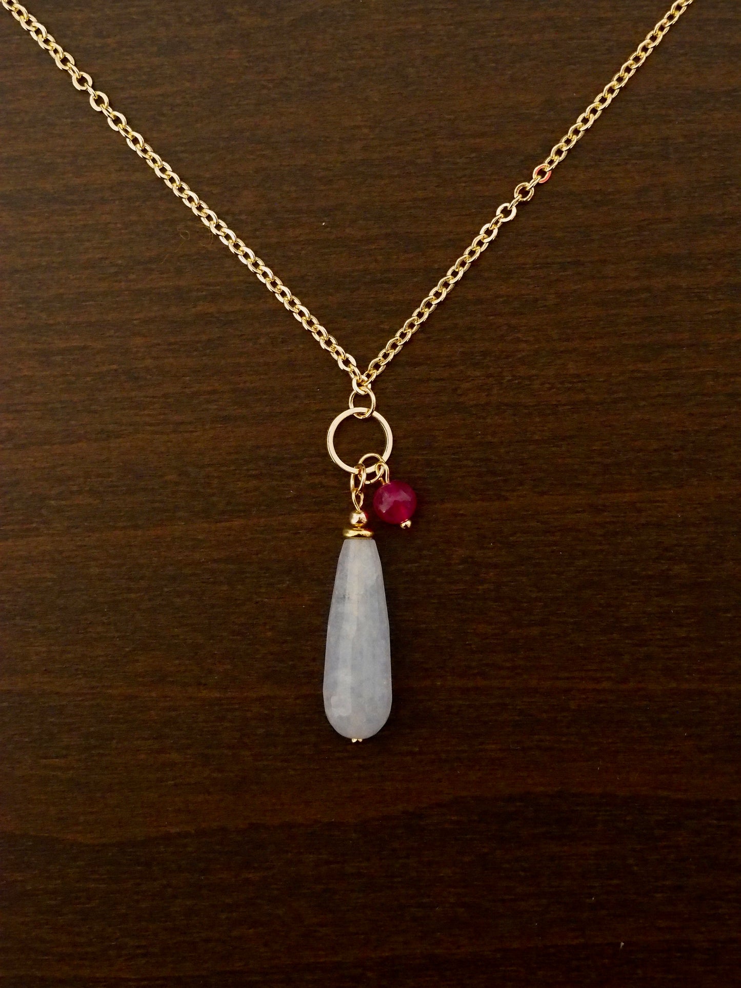 Collier pendentif en pierres naturelles aigue marine et tourmaline rose, fait main en plaqué or en France