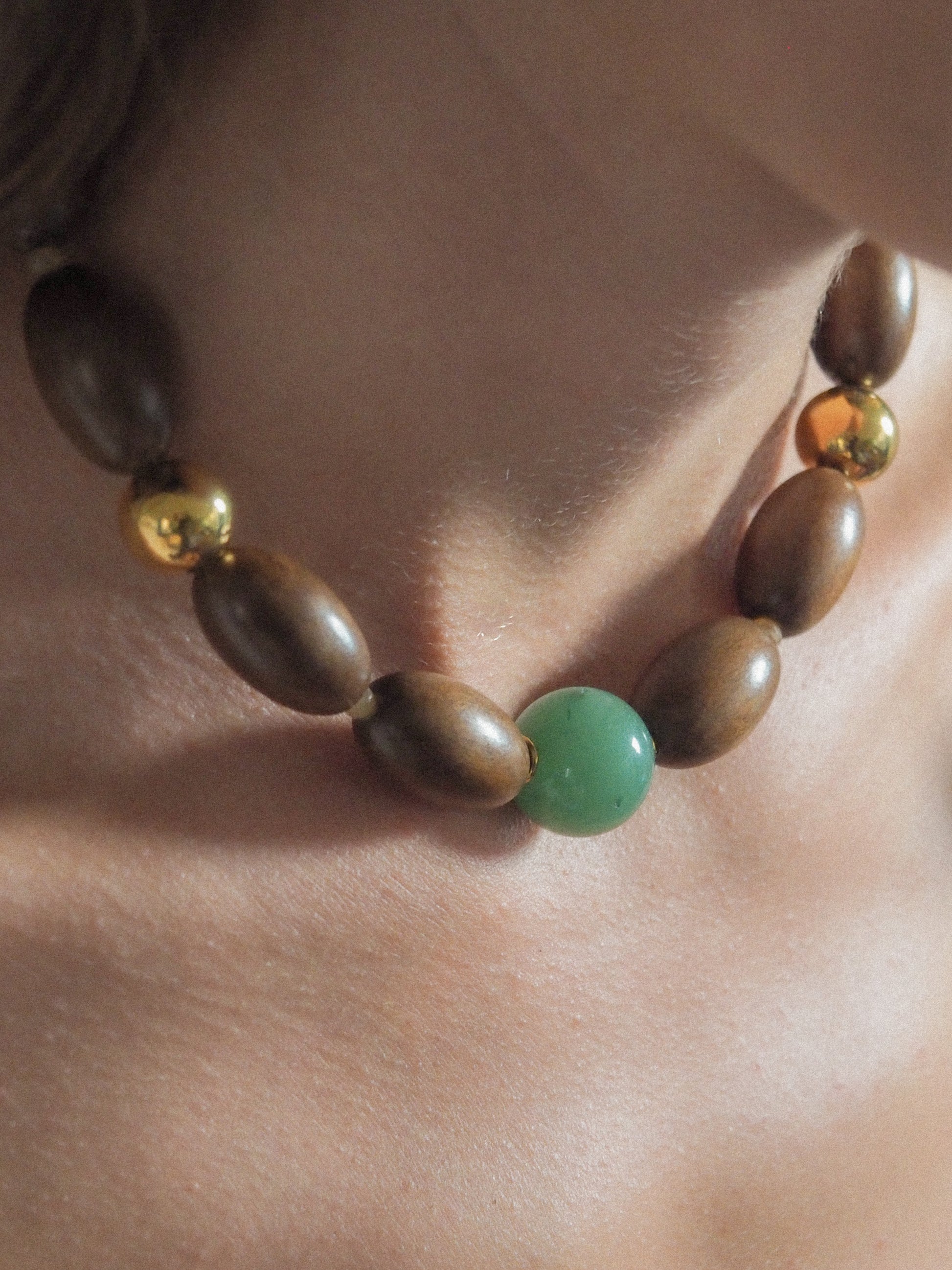 Collier Orée | Ras de cou organique et moderne en bois