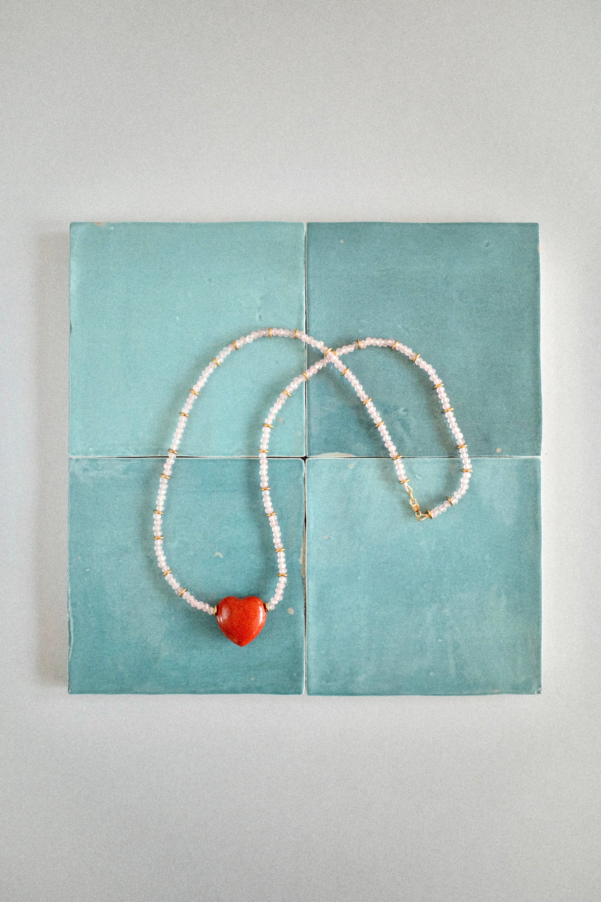 Collier Émoi rouge | Sautoir à pendentif cœur en jaspe rouge
