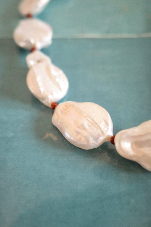 Collier Brio | Ras de cou organique en perle d'eau douce baroque