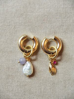 Boucles d'oreilles Main dorée