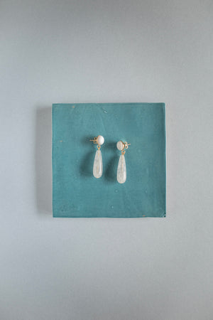 Boucles d’oreilles Sève blanche | Pendantes en pierre naturelle goutte blanche