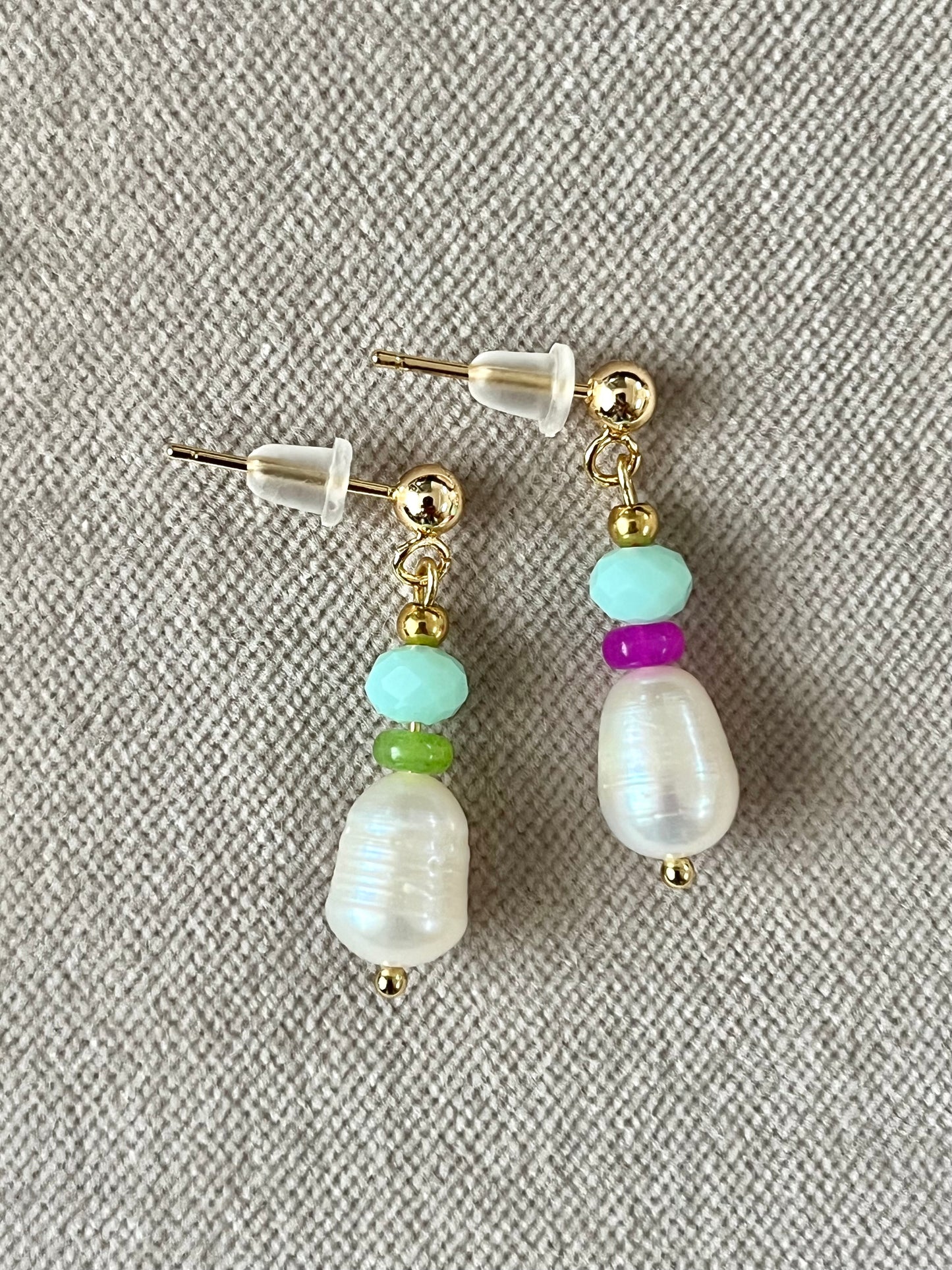 Boucles d'oreilles perles d'eau douce multicolore