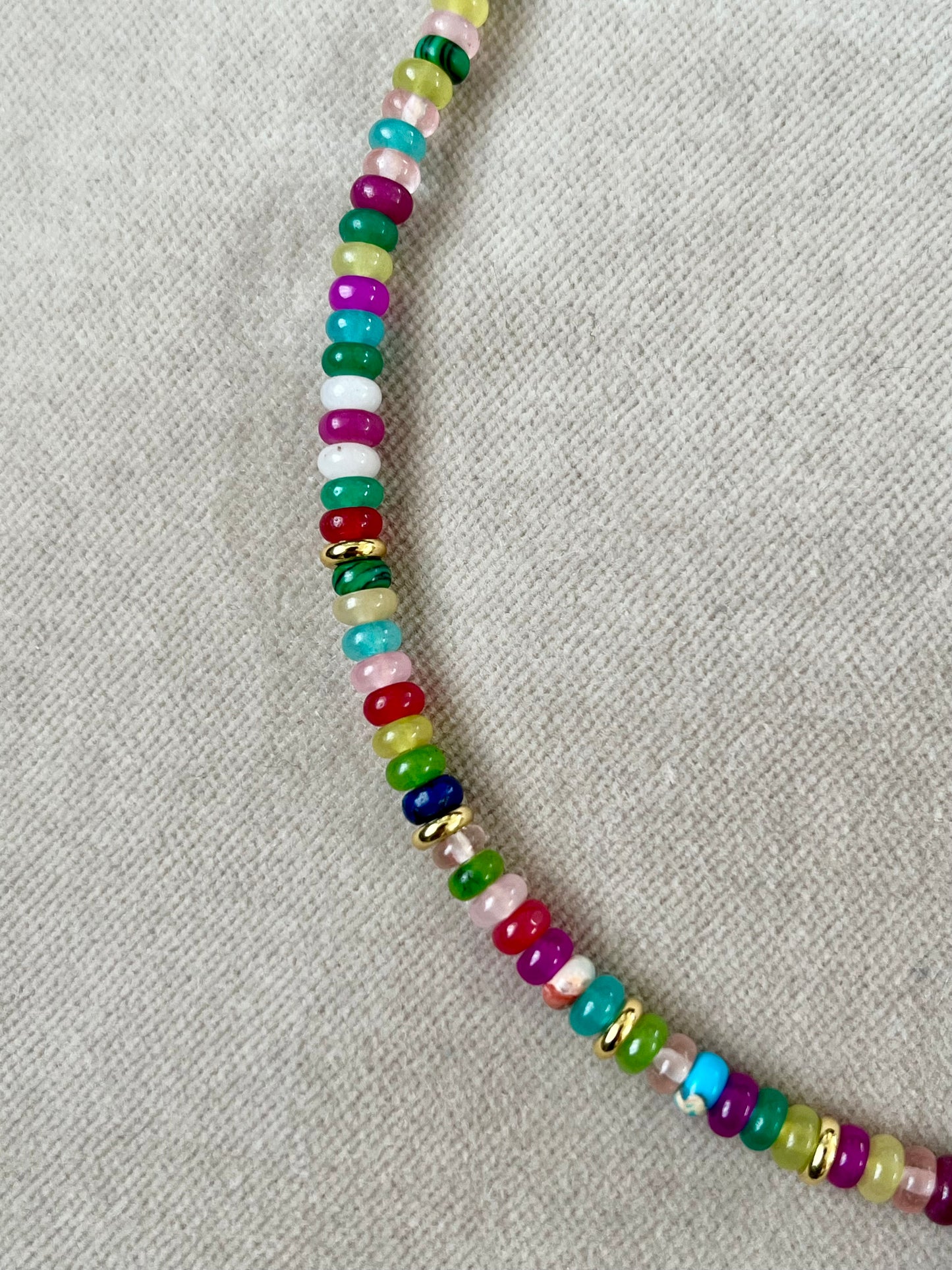 Collier en agates multicolores