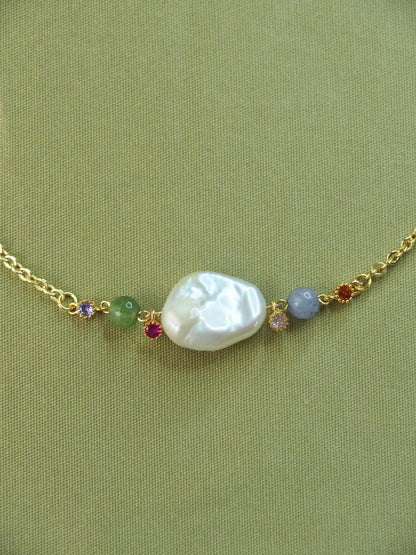 collier multicolore avec perle baroque d'eau douce, pierres naturelles en aigue-marine, tourmaline verte et zircons colorés bangla begum