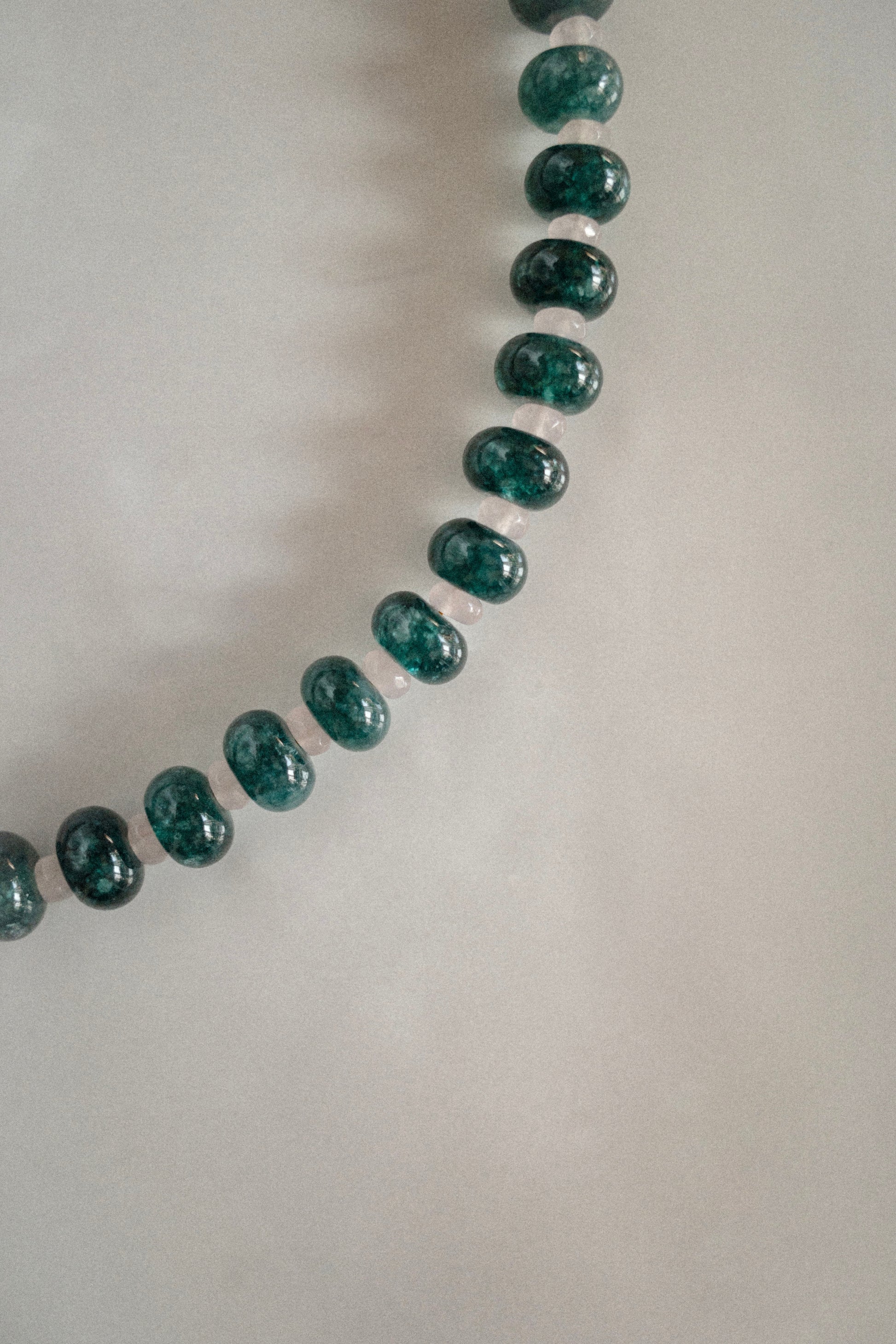 Collier Pavillon vert | Ras de cou intemporel en perles vertes foncées