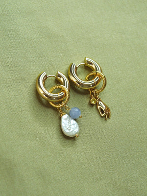 bijoux breloque main dorée signe ok bangla begum