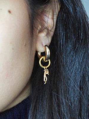 Boucles d'oreilles Main dorée