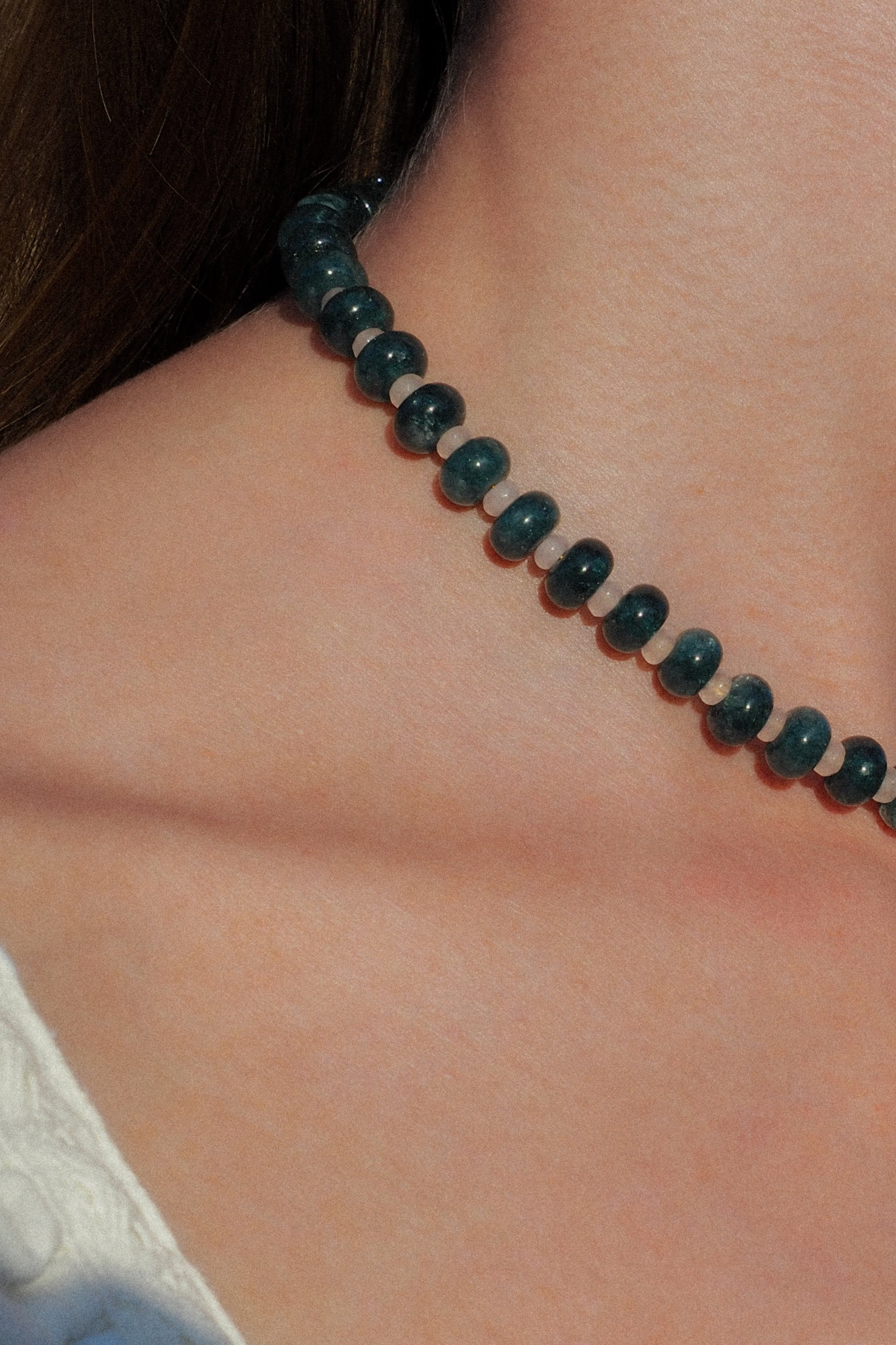 Collier Pavillon vert | Ras de cou intemporel en perles vertes foncées