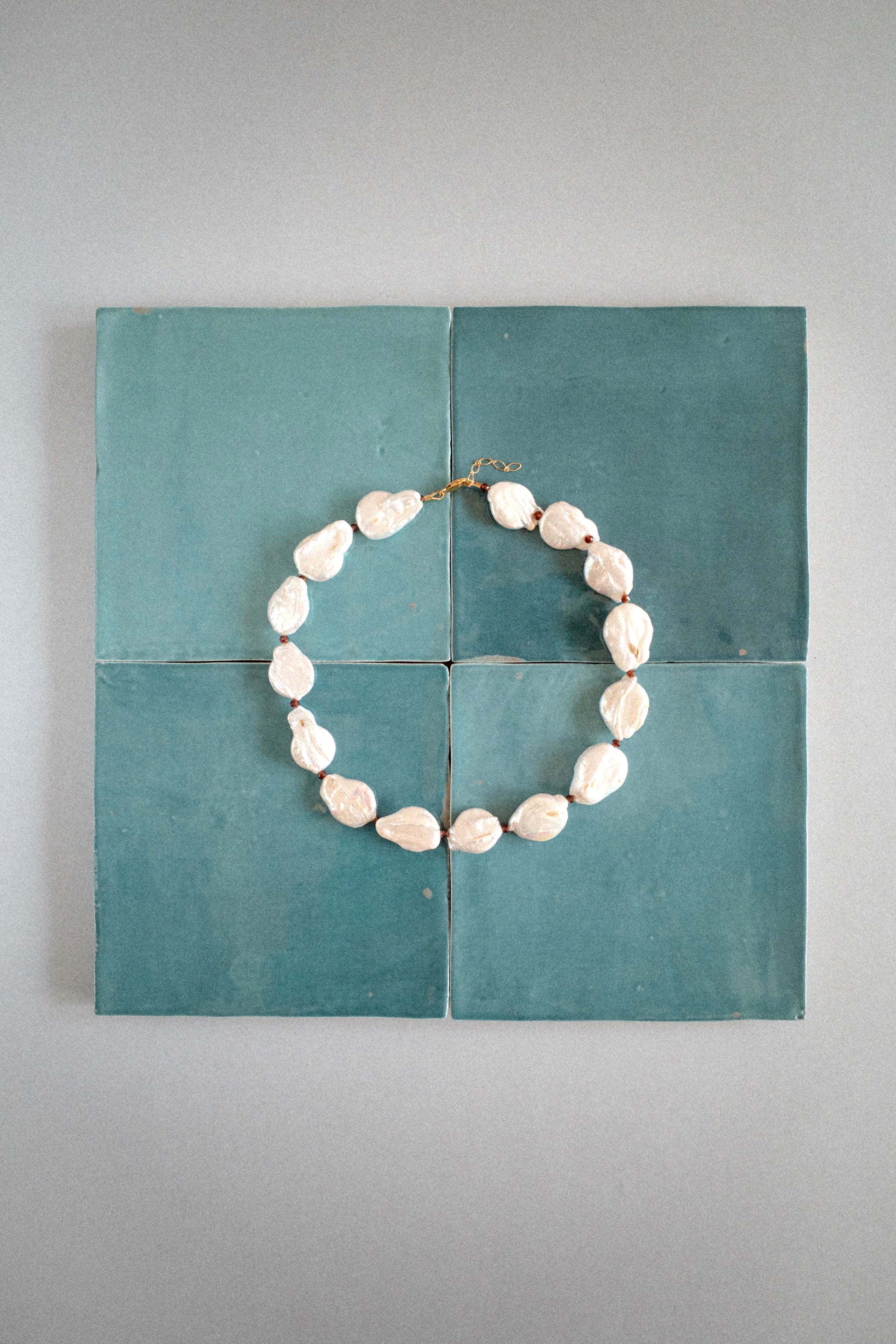 Collier Brio | Ras de cou organique en perle d'eau douce baroque