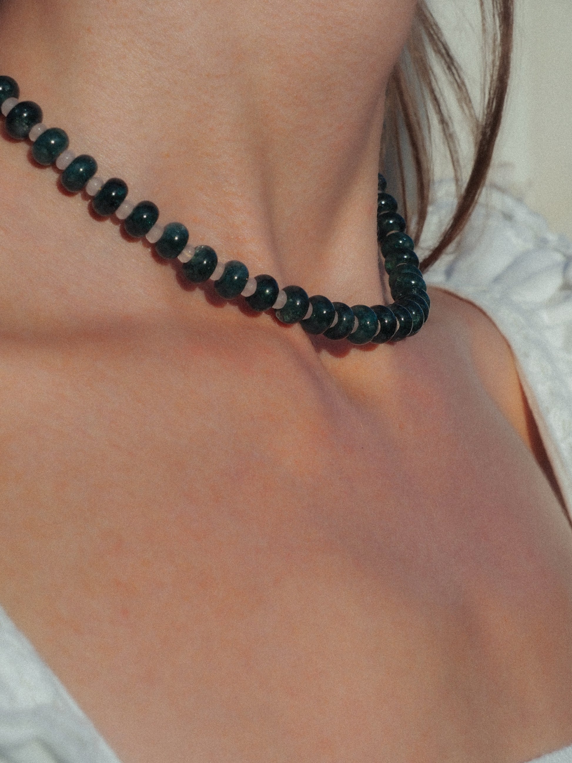 Collier Pavillon vert | Ras de cou intemporel en perles vertes foncées