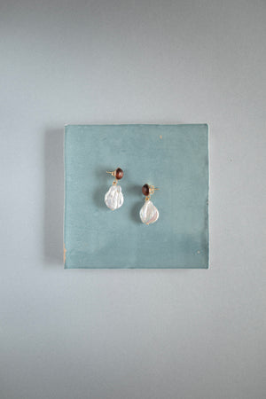 Boucles d’oreilles Brio | Perle baroque irrégulière et Œil de tigre