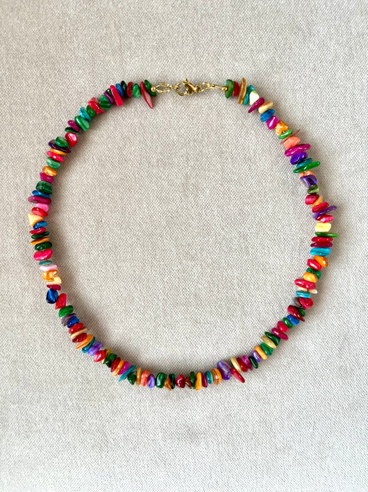 Collier de perles coquillage multicolore