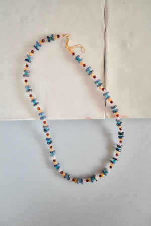 Collier Loïe | Ras de cou fin et délicat en mélange de pierres naturelles