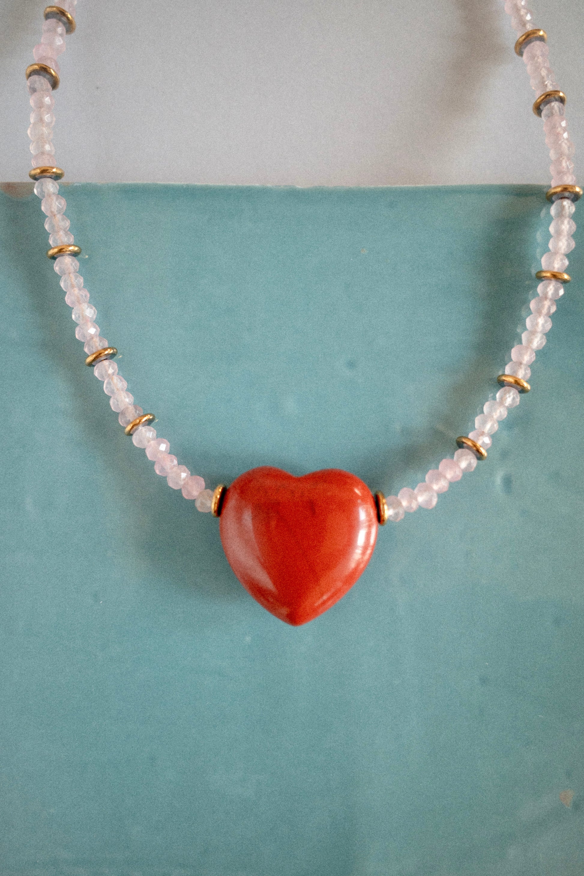 Collier Émoi rouge | Sautoir à pendentif cœur en jaspe rouge